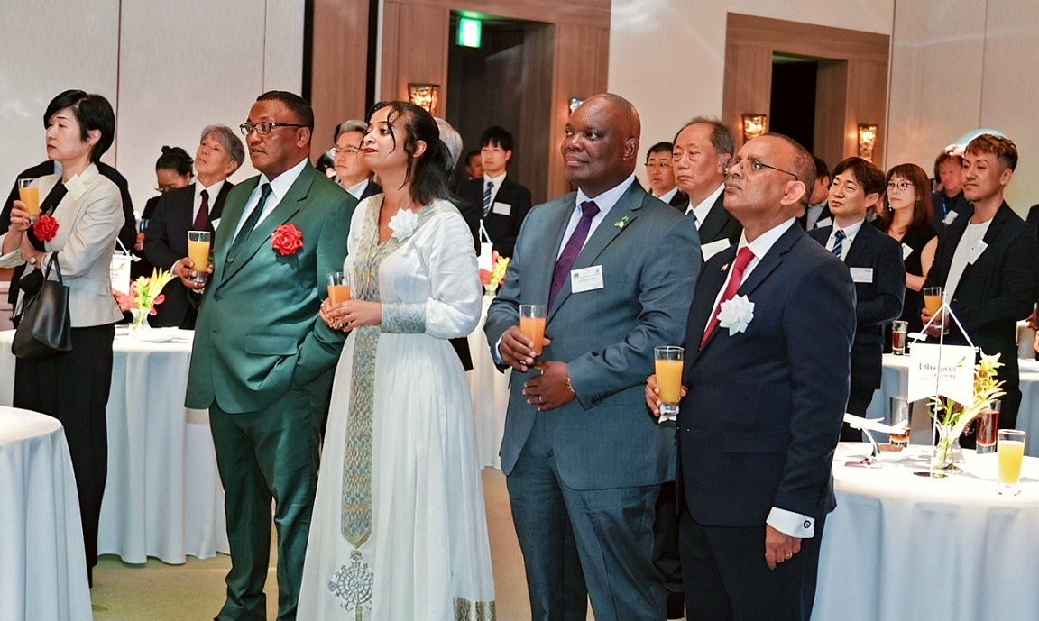 創立80周年と日本就航10周年の記念式典を開催